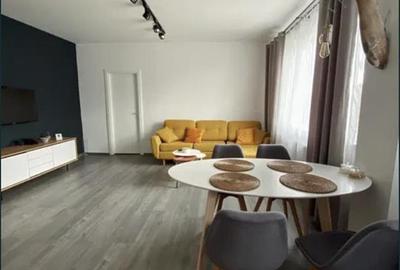 Apartament cu 2 camere semidecomandat, mobilat în Borhanci