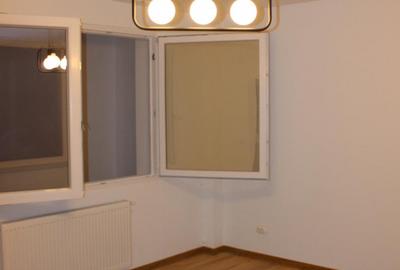Apartament 3 camere /Obor/ centrala/ metrou 7 min - 2