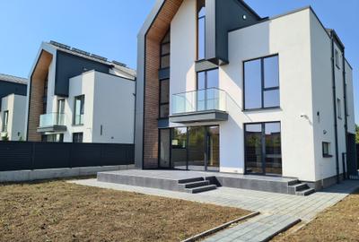 Casă individuală cu 5 camere în Odăi