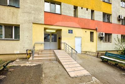 Doamna Ghica, Luntrei - garsoniera de vanzare, COMISION 0 - 9