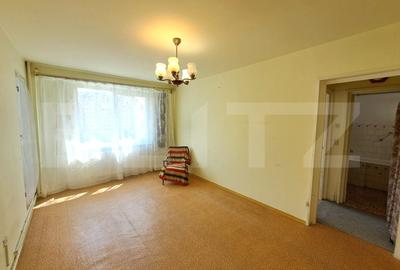 Apartament cu 3 camere semidecomandat în Griviței