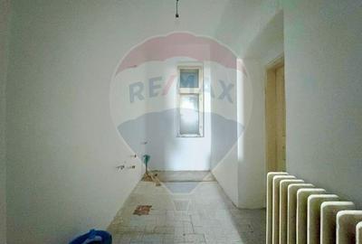 Casă / Vilă cu 6 camere de vânzare în zona Elisabetin - 24