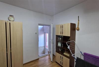 Resita Casa 7 Incaperi Parter,Etaj, Zero investitii - 13