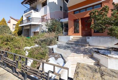 Apartament cu 3 camere decomandat, mobilat în Schei