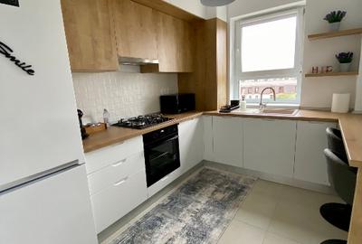 Apartament cu 2 camere decomandat în Tractorul