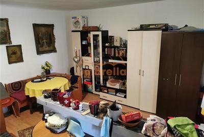 De vanzare apartament 3 camere, demisol str. Emil Racovita ! - 9