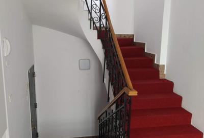 Vilă Parcul Circului , 8 camere, garaj dublu , AC ,Terase - 6