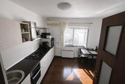 3 camere Vitan decomandat, parcare, et. 6, an 1995, metrou, 78 mp - 4