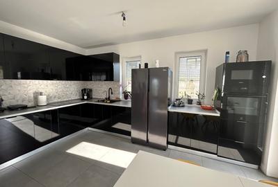 Duplex zona Vivo | 3 dormitoare, garaj 2 mașini | Proprietar - 3