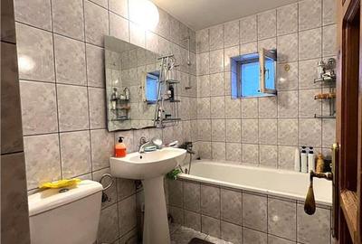 Ap 4 camere l 2 bai l 2 balcoane l Etaj 3 din 4 - 7