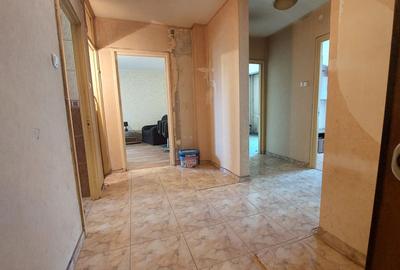 Apartament 4 camere , 2/4, Titan , Theodor Pallady, metrou 1 Decembrie - 2