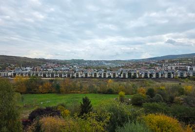 Apartament cu 2 camere decomandat, mobilat în Borhanci