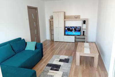 Apartament cu 2 camere decomandat, mobilat în Titan