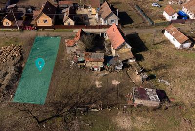 Teren intravilan de 302 mp în localitatea Șoimoș - 1