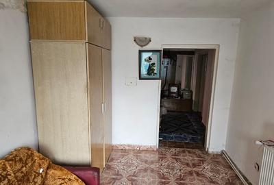 Casă + teren 261 mp, Sector 4 – locuibilă acum sau ideală de construit - 11