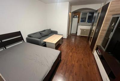 Garsonieră semidecomandată, mobilată în 1 Decembrie 1918