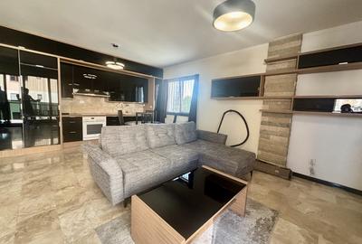 Apartament cu 2 camere semidecomandat, mobilat în Între Lacuri