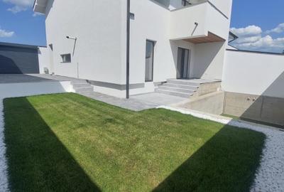 Duplex cu piscină de vânzare cu 4 camere | 111 mp utili | DEALUL FURCILOR - 1