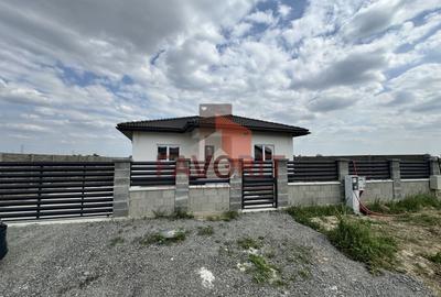 Casă individuală cu 4 camere în Moșnița Nouă