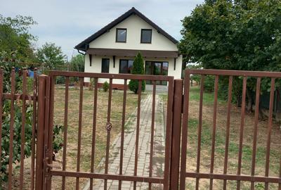 Casă individuală cu 4 camere în Gruiu