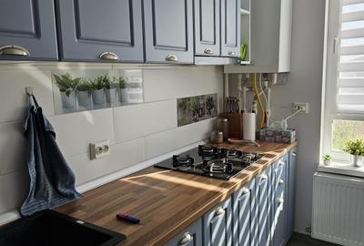Apartament 3 camere - Decomandat - Mobilat - Parcare inclusa - 10