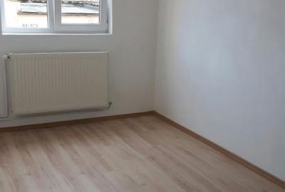 Apartament 3 camere decomandat,renovat,liber,123500 Euro - 3