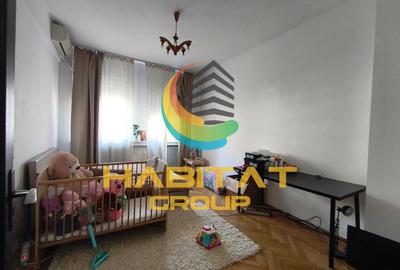 Apartament cu 3 camere decomandat, mobilat în P-ța Romană