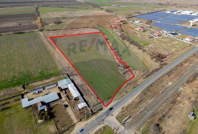 Teren agricol extravilan de 15000 mp, în 6 Vânători