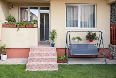 Apartament cu 2 camere semidecomandat, mobilat în Florești