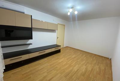 Apartament 2 camere cu balcon