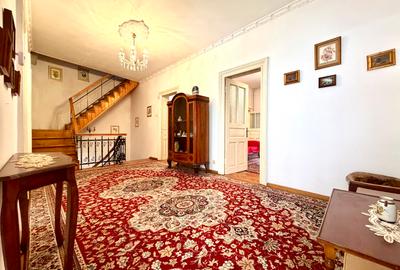 Vila de închiriat -  Piața Unirii - 4