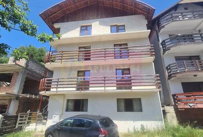 Pensiune de vanzare in Azuga - 1