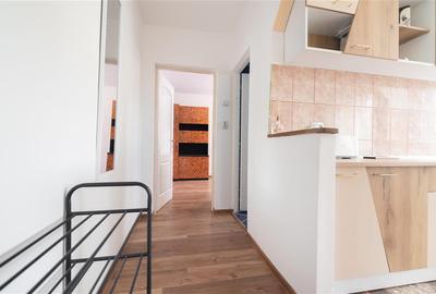 RECO Apartament 2 camere decomandat Rogerius etajul 3 - 5