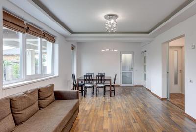 Casă individuală cu 5 camere în Crevedia