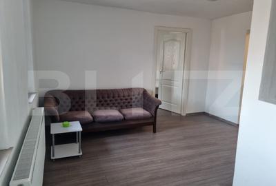 Apartament cu 3 camere semidecomandat în Est