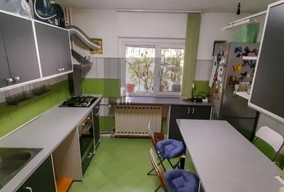 Apartament cu 3 camere decomandat, mobilat în 13 Septembrie