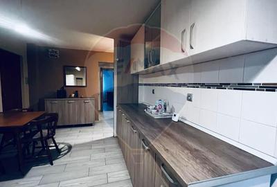 Apartament cu 3 camere de închiriat - 1