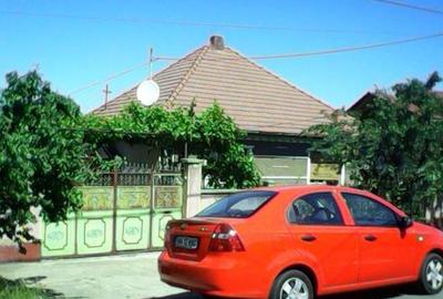 Proprietar-vand urgent casa cu curte ,gradina , imediat ocupabila si locuibila - 1
