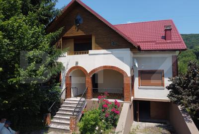 Casă individuală cu 6 camere în Exterior Nord