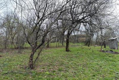 Teren Construcții intravilan de 1518 mp, în Șotrile