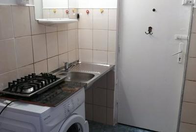Garsoniera cu baie comuna langa Facultatea de Medicina - 2