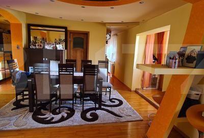 Apartament cu 4 camere decomandat, mobilat în Ultracentral