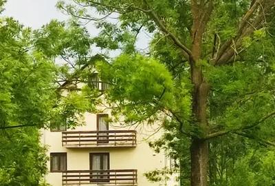 Casă individuală cu 20 camere în Breaza de Jos
