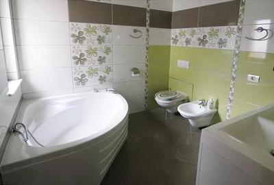 Spacious house for rent with nice yard, garden & covered parking | Pet friendly - 12
