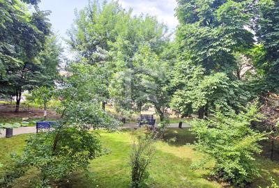 Apartament cu 2 camere semidecomandat, mobilat în Berceni