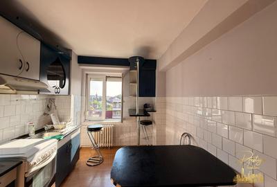 Apartament cu 3 camere decomandat în Cantemir