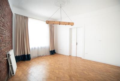 Apartament ultracentral cu 3 camere pe Strada Primariei - 13