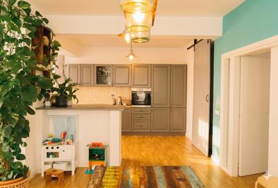 Apartament cu 6 camere decomandat în Domenii