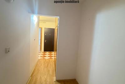 Apartament 3 camere,zona C5 - 11