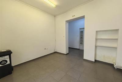 Spatiu comercial 25 mp central la doar 200 euro - 5